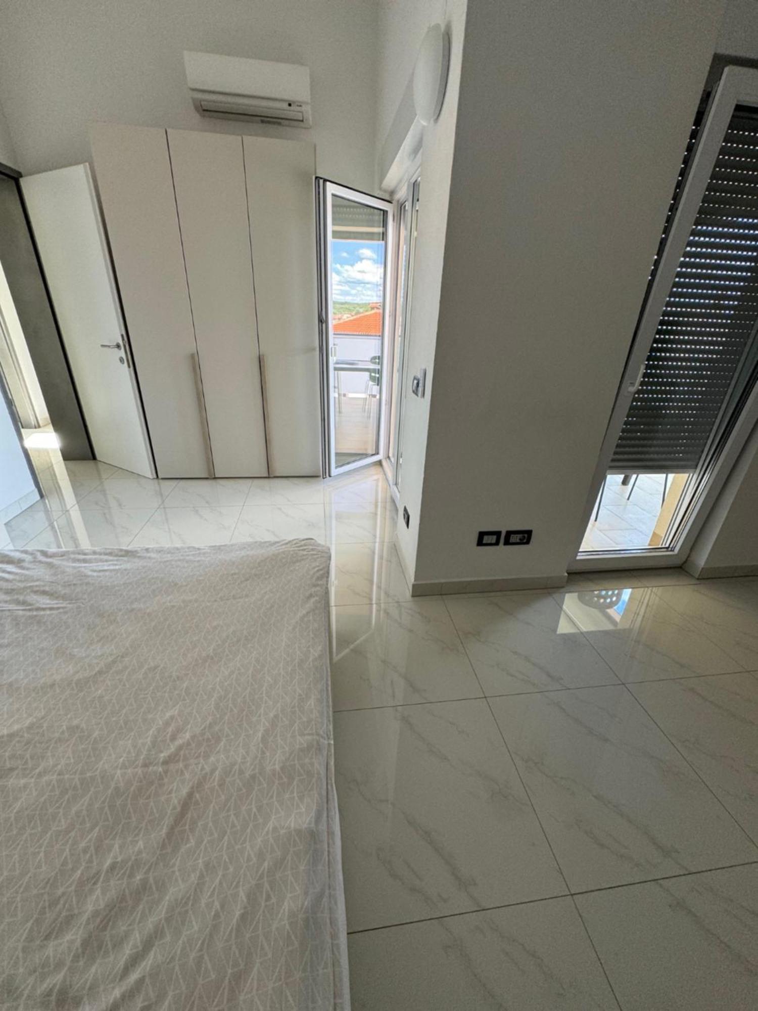 Funtana Appartements An Der 1 Reihe Vom Meer Exterior photo